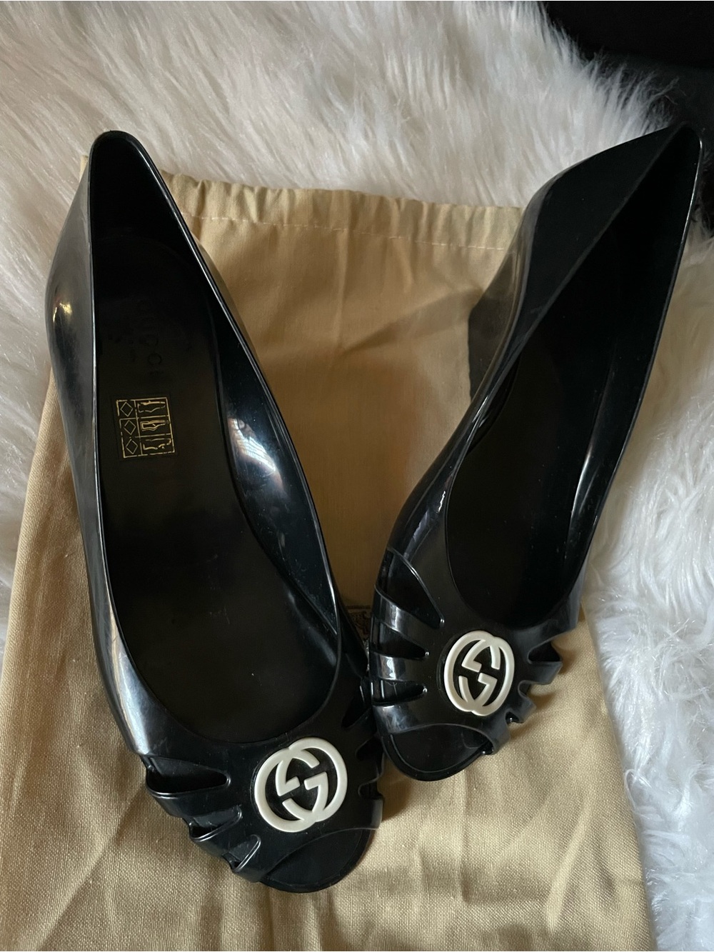 Gucci Glossy Black Patent rubber interlocking GG logo - Picture 9 of 13